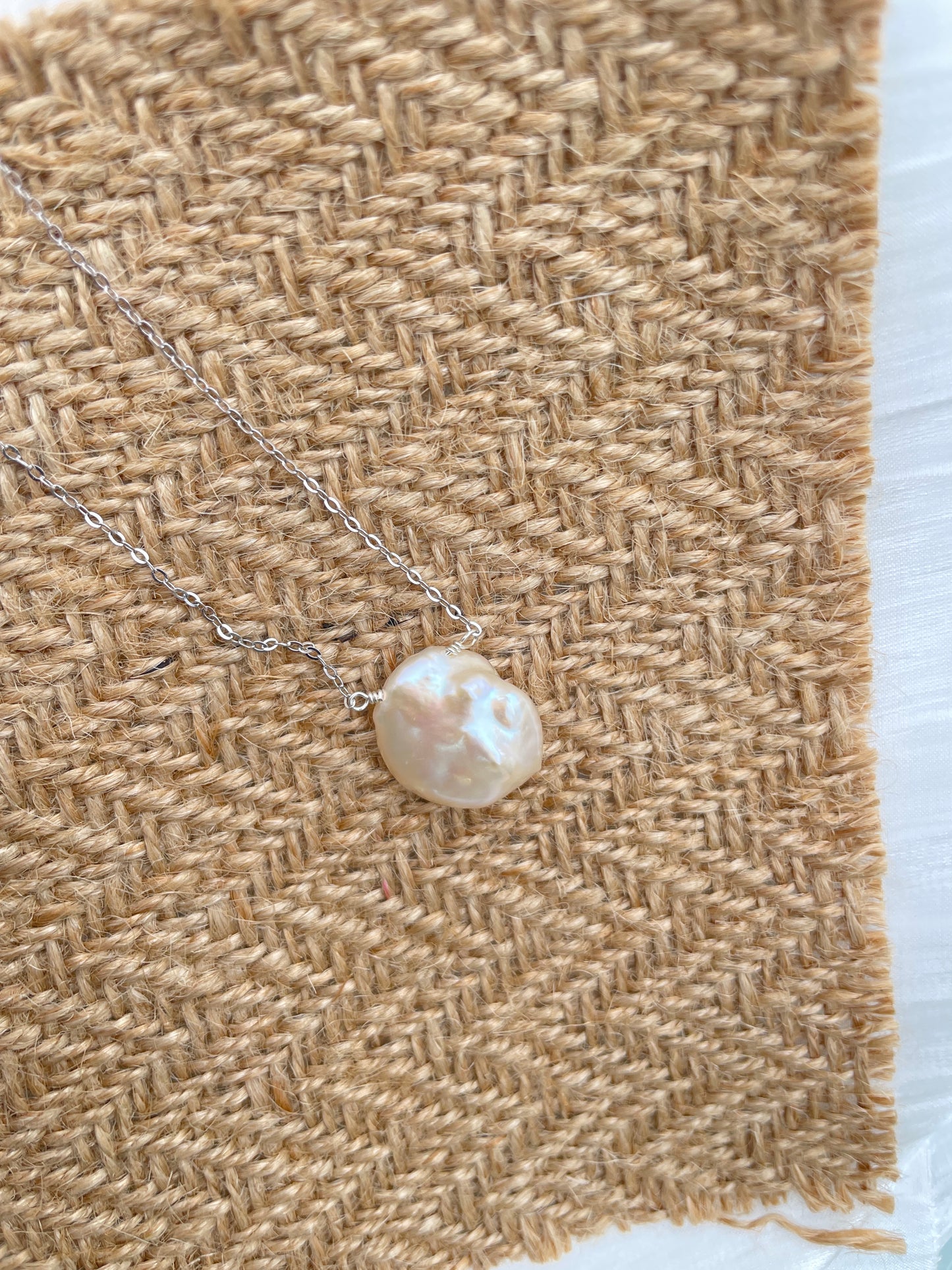Collier pendentif sahra perle d‘eau douce