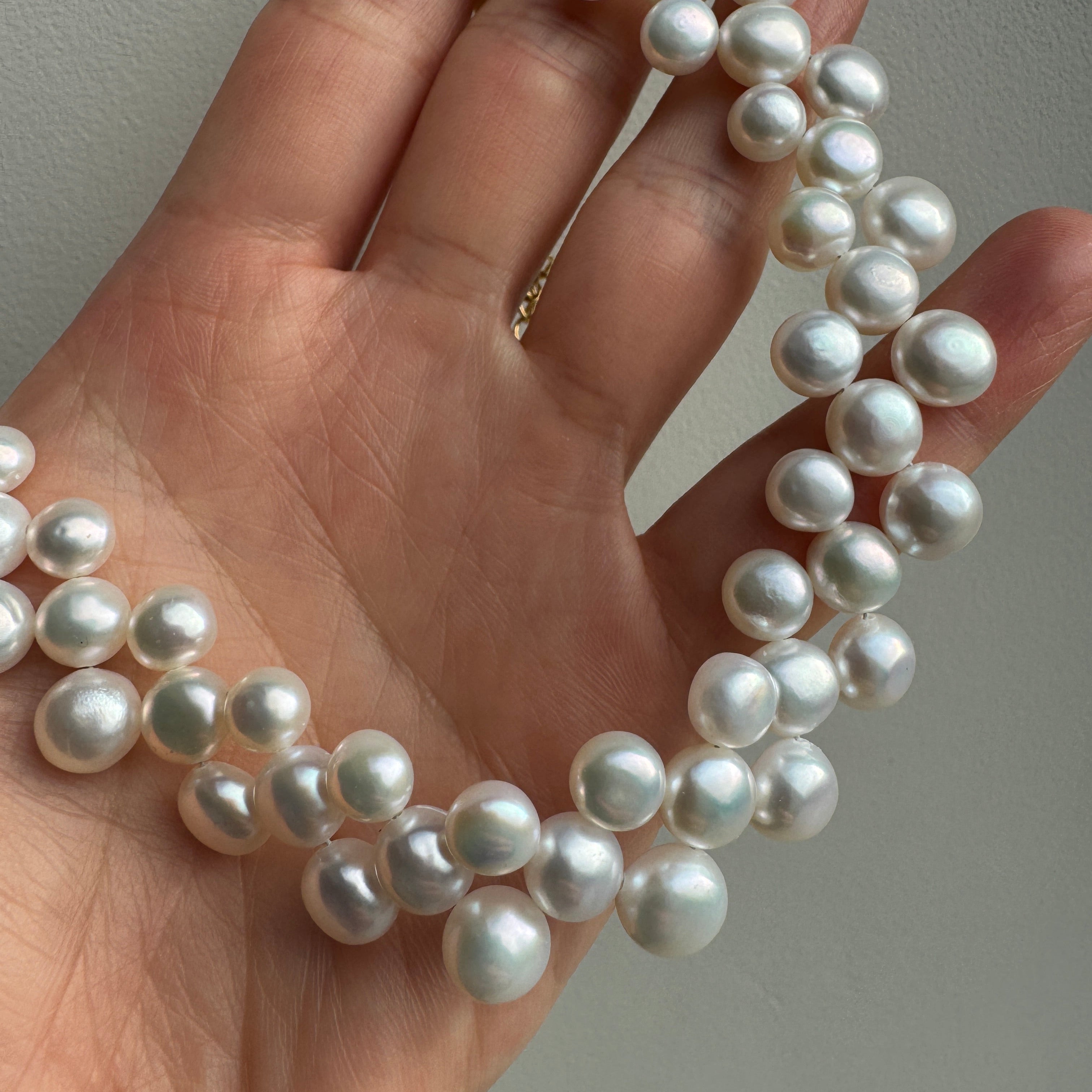 Collier à trois rangs de perles d’eau douce, fait main et vintage